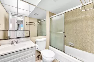 8465 Sunrise Lakes Blvd, Sunrise, FL 33322 - Photo 40