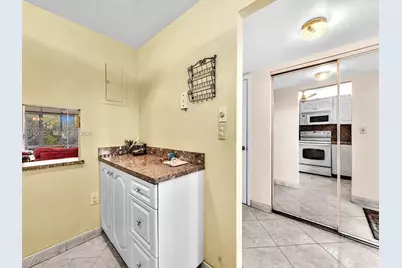 8465 Sunrise Lakes Blvd #212, Sunrise, FL 33322 - Photo 6