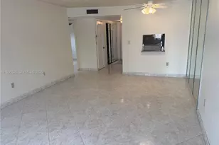 8465 Sunrise Lakes Blvd, Sunrise, FL 33322 - Photo 16