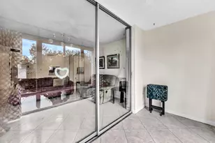 8465 Sunrise Lakes Blvd, Sunrise, FL 33322 - Photo 32