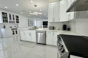 8521 NW 162nd St, Miami Lakes, FL 33016 - Photo 34