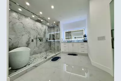 8521 NW 162nd St, Miami Lakes, FL 33016 - Photo 14