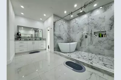 8521 NW 162nd St, Miami Lakes, FL 33016 - Photo 12