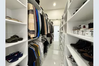 8521 NW 162nd St, Miami Lakes, FL 33016 - Photo 16