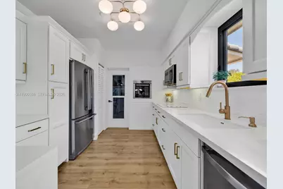 11504 NE 6th Ave, Biscayne Park, FL 33161 - Photo 24