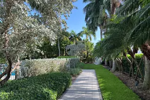 7928 East Dr, North Bay Village, FL 33141 - Photo 16