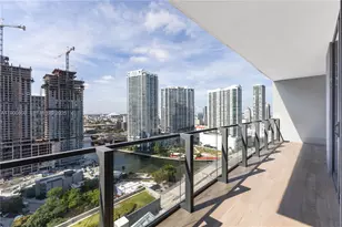 68 SE 6th St, Miami, FL 33131 - Photo 2