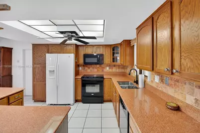 15403 SW 107th Ct, Miami, FL 33157 - Photo 10