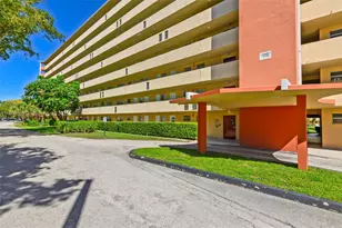 1770 NE 191st St, Miami, FL 33179 - Photo 14