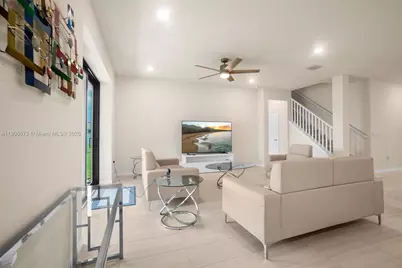 8036 NW 78th St, Tamarac, FL 33321 - Photo 14