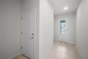 8036 NW 78th St, Tamarac, FL 33321 - Photo 6