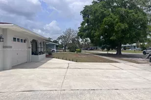 262 NE Floresta Dr, Port Saint Lucie, FL 34983 - Photo 4