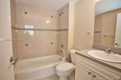 1 Glen Royal Pkwy #905, Miami, FL 33125 - Photo 2