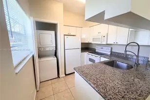 731 Cypress Ln, Deerfield Beach, FL 33064 - Photo 1