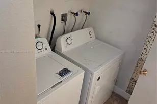 8218 NW 8th Pl, Plantation, FL 33324 - Photo 16