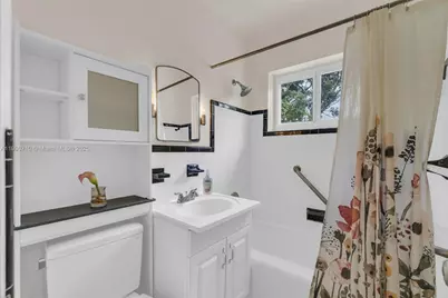 69 NE 115th St, Miami, FL 33161 - Photo 14