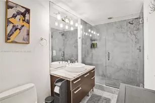 253 NE 2nd St, Miami, FL 33132 - Photo 12