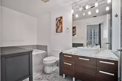 253 NE 2nd St #1706, Miami, FL 33132 - Photo 10