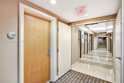 253 NE 2nd St #1706, Miami, FL 33132 - Photo 32