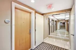 253 NE 2nd St, Miami, FL 33132 - Photo 32