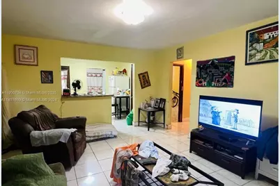 241 NW 32nd St, Miami, FL 33127 - Photo 4