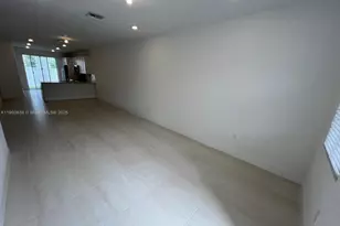 136 SW 170th Ave, Pembroke Pines, FL 33027 - Photo 6