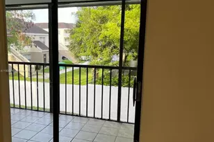 18965 NW 62nd Ave, Hialeah, FL 33015 - Photo 10