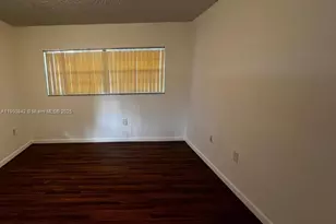 18965 NW 62nd Ave, Hialeah, FL 33015 - Photo 8