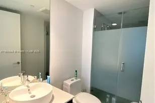 31 SE 6th St, Miami, FL 33131 - Photo 22