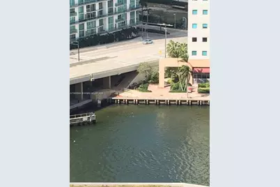 31 SE 6th St #2404, Miami, FL 33131 - Photo 8