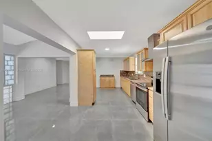 840 NE 182nd St, North Miami Beach, FL 33162 - Photo 12
