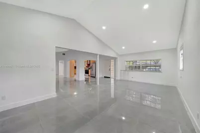 840 NE 182nd St, North Miami Beach, FL 33162 - Photo 20