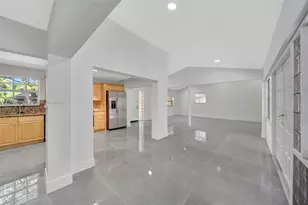 840 NE 182nd St, North Miami Beach, FL 33162 - Photo 16