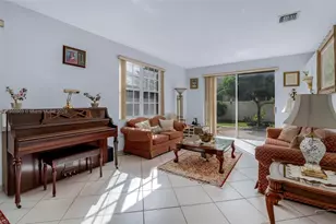 15736 NW 11th St, Pembroke Pines, FL 33028 - Photo 4