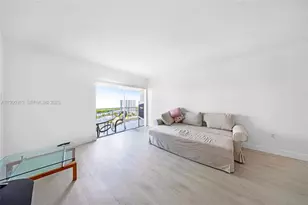 400 Kings Point Dr, Sunny Isles Beach, FL 33160 - Photo 6