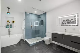 11111 Biscayne Blvd, Miami, FL 33181 - Photo 18