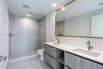 77 SE 5th Street #2806, Miami, FL 33131 - Photo 10