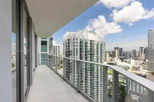 77 SE 5th St, Miami, FL 33131 - Photo 2