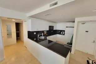 20379 W Country Club Dr, Aventura, FL 33180 - Photo 4