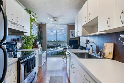 1688 West Ave #1007, Miami Beach, FL 33139 - Photo 6