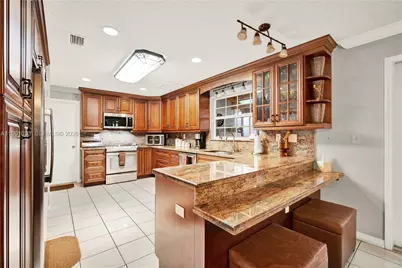 10825 SW 91st Ln, Miami, FL 33176 - Photo 16