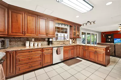 10825 SW 91st Ln, Miami, FL 33176 - Photo 14