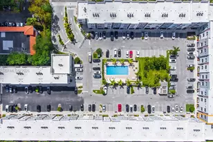 2555 NE 193rd St, Miami, FL 33180 - Photo 2