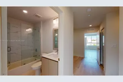 2555 NE 193rd St #2224, Miami, FL 33180 - Photo 14