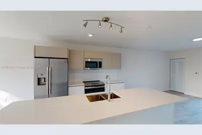 2555 NE 193rd St #2224, Miami, FL 33180 - Photo 2