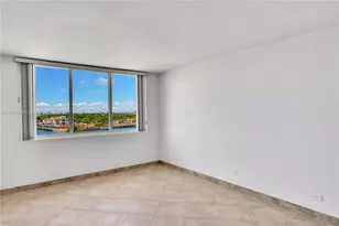 5005 Collins Ave, Miami Beach, FL 33140 - Photo 16