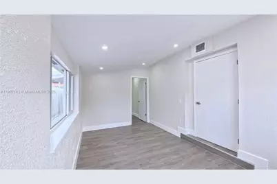 1575 W 6th Ave, Hialeah, FL 33010 - Photo 8