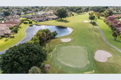 8220 Waterford Ln, Tamarac, FL 33321 - Photo 42