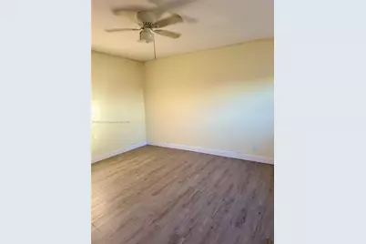 906 SW 74th Ave, North Lauderdale, FL 33068 - Photo 14