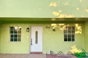 906 SW 74th Ave, North Lauderdale, FL 33068 - Photo 1